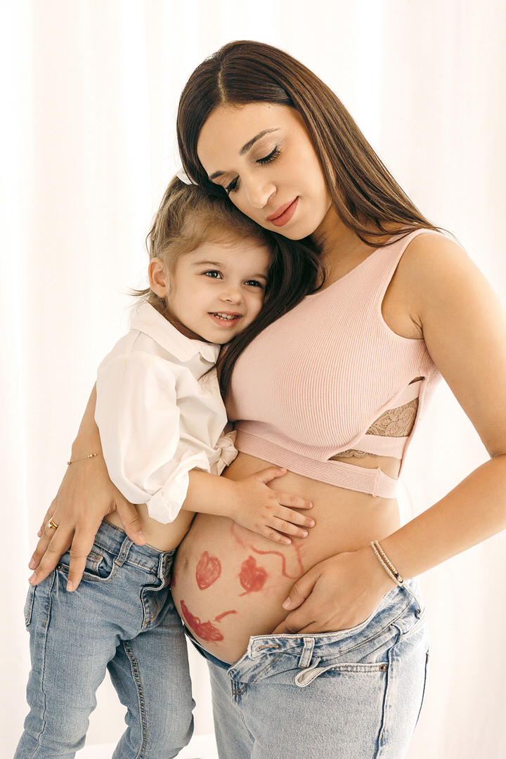 moderna fotografisi egkimosinis () moderna fotografisi egkimosinis ()